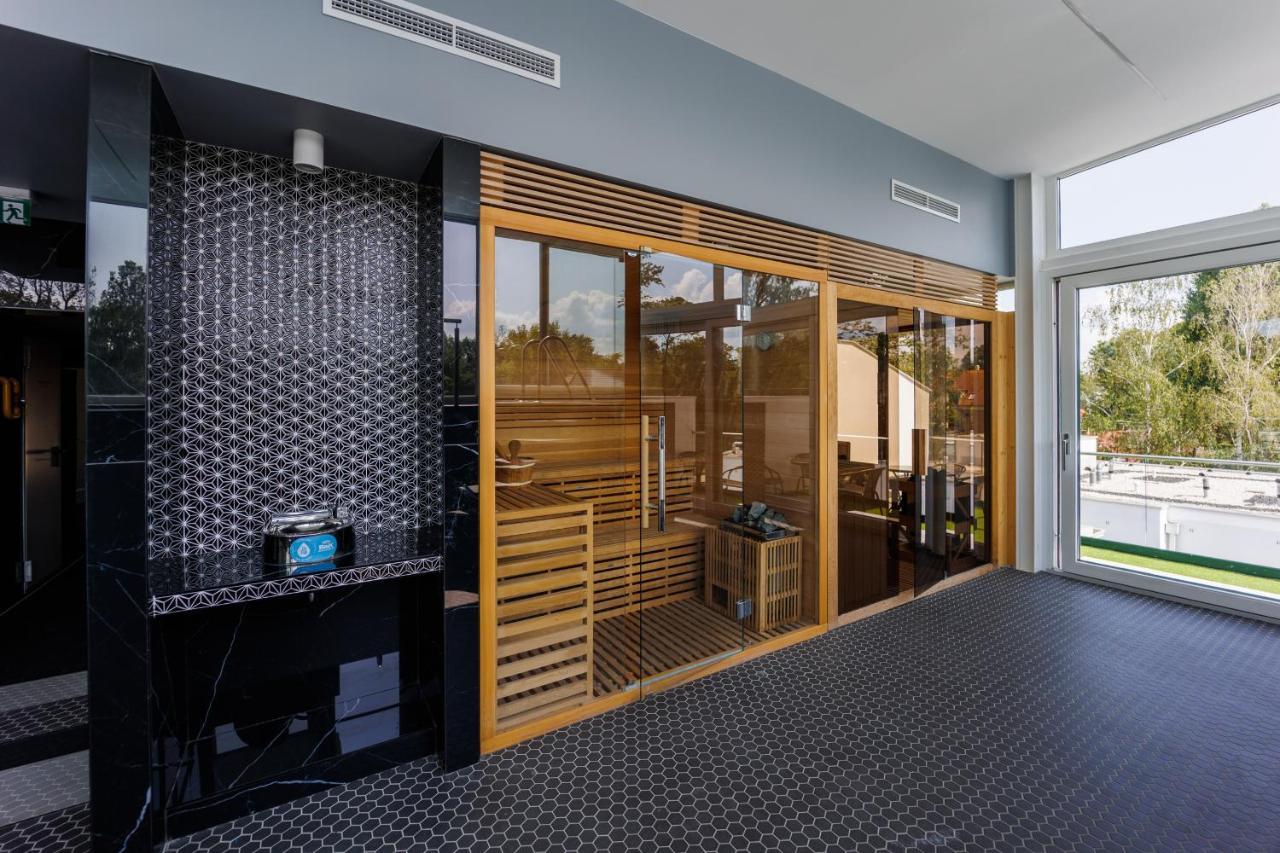 Villa Bauhaus Wellness Apartments 207 - Petiteplage Siófok Eksteriør bilde