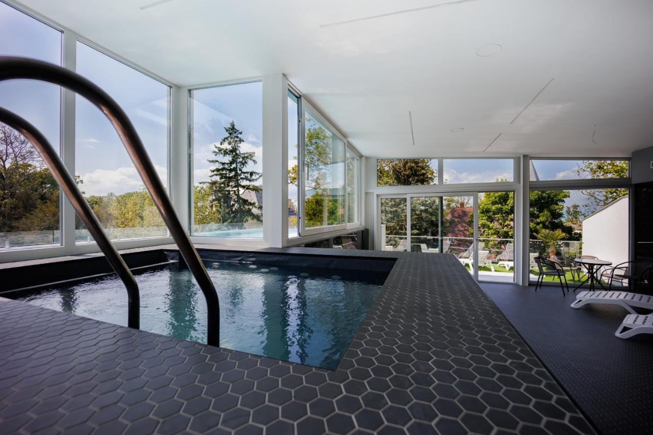 Villa Bauhaus Wellness Apartments 207 - Petiteplage Siófok Eksteriør bilde