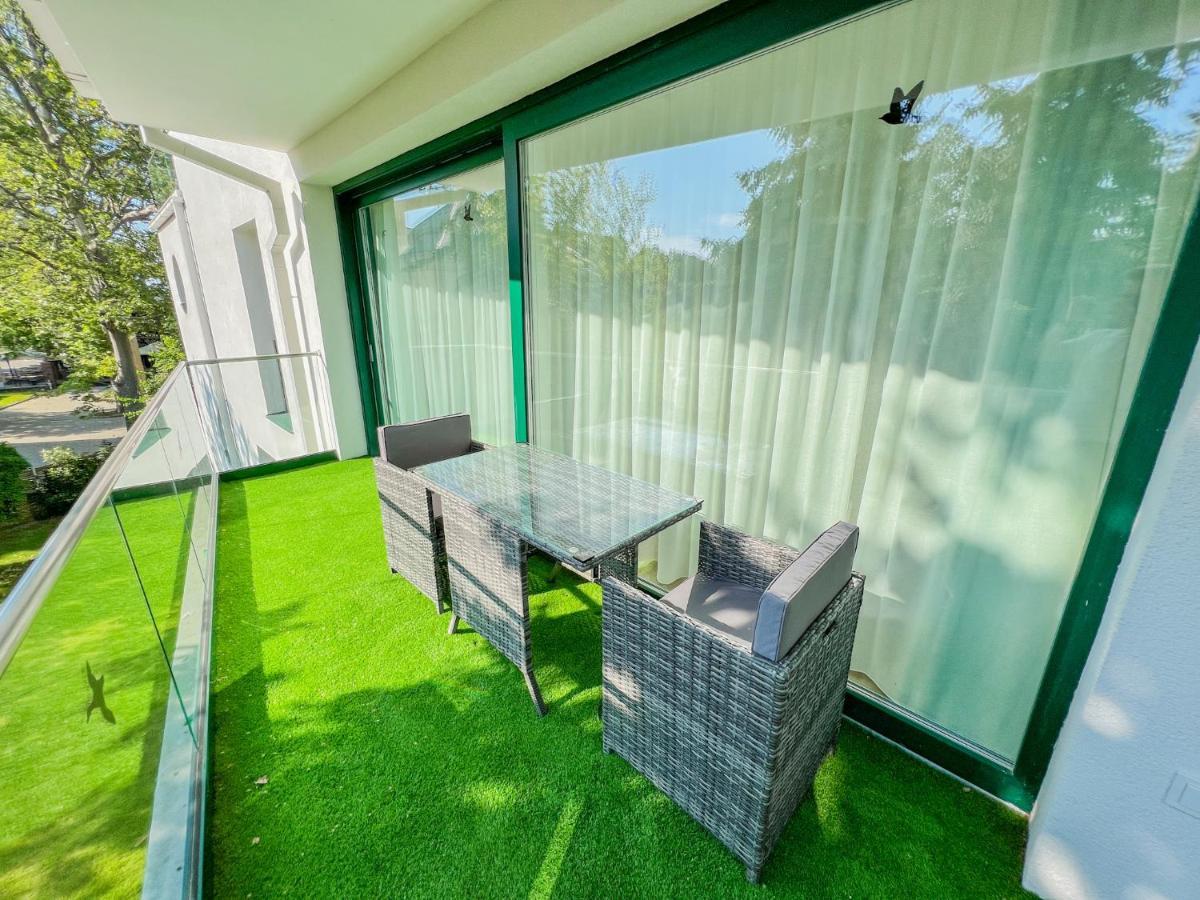 Villa Bauhaus Wellness Apartments 207 - Petiteplage Siófok Eksteriør bilde